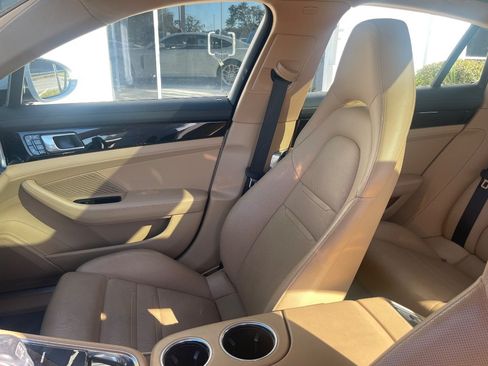 Used 2018 Porsche Panamera RWD image 25