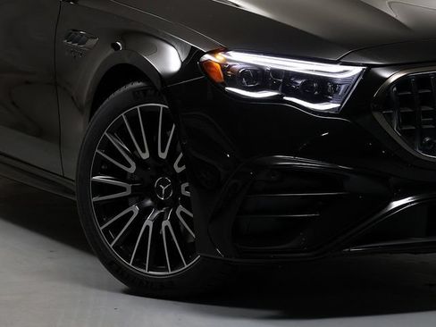 New 2026 Mercedes-Benz E 53 AMG e 4MATIC Sedan image 3