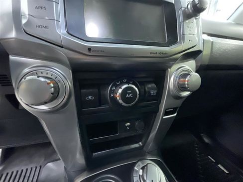 Used 2018 Toyota 4Runner SR5 AWD/4WD image 17