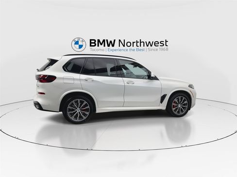 New 2026 BMW X5 xDrive40i w/ M Sport Package AWD/4WD image 4