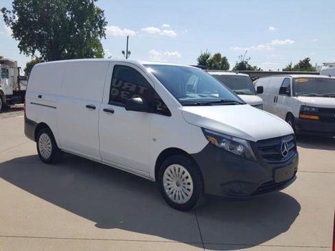 Used 2018 Mercedes-Benz Metris image 5