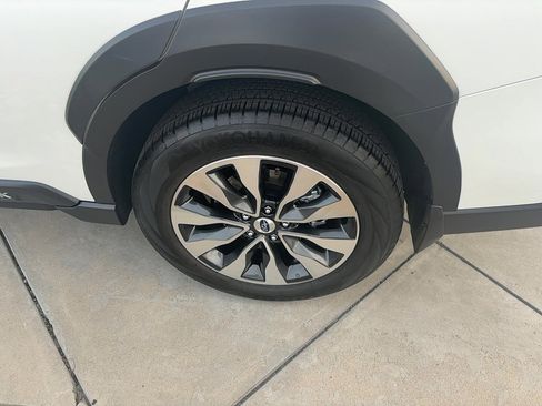 Used 2025 Subaru Outback Touring XT w/ Popular Package #2 image 8