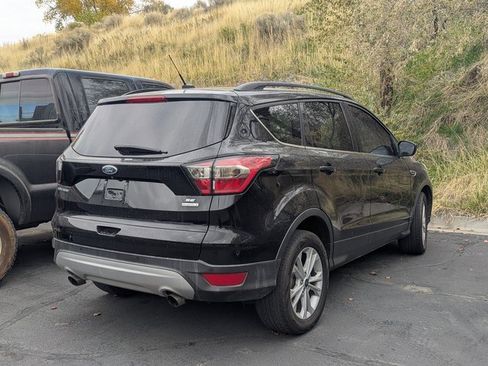 Used 2017 Ford Escape SE w/ Equipment Group 201A image 7