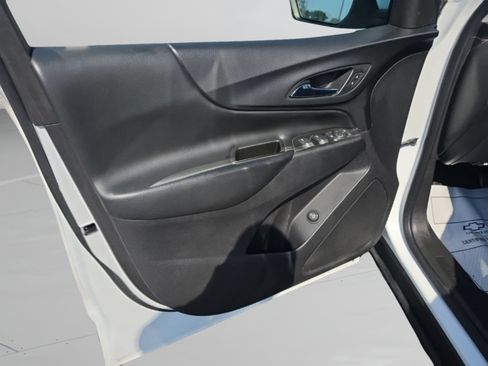 Used 2020 Chevrolet Equinox LT w/ Driver Convenience Package FWD image 12