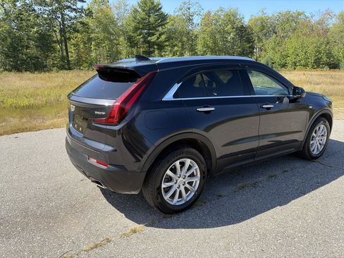 Used 2022 Cadillac XT4 Luxury w/ Cold Weather Package AWD/4WD image 5