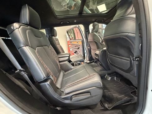 Used 2023 Jeep Grand Cherokee L Summit AWD/4WD image 55