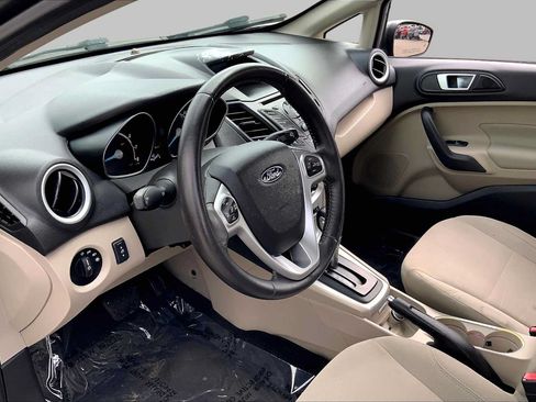 Used 2016 Ford Fiesta SE w/ Cold Weather Package FWD image 17