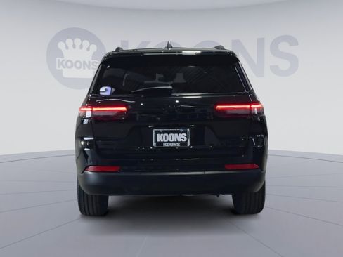 Used 2024 Jeep Grand Cherokee L Limited w/ Black Appearance Package AWD/4WD image 10