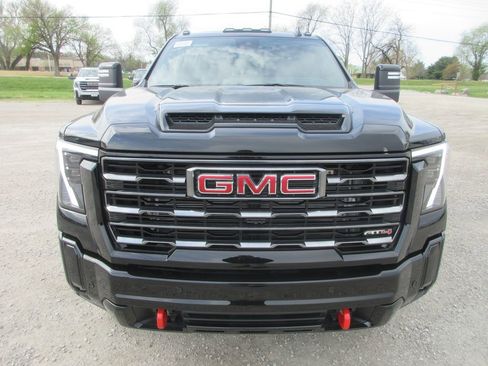 New 2026 GMC Sierra 2500 AT4 w/ AT4 Premium Plus Package AWD/4WD image 12