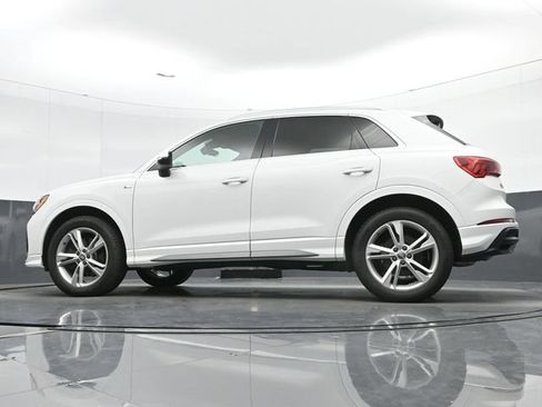 Used 2020 Audi Q3 2.0T Premium w/ Convenience Package AWD/4WD image 15