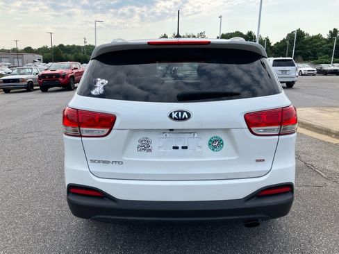 Used 2017 Kia Sorento AWD image 18