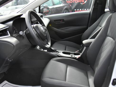 Used 2025 Toyota Corolla LE image 16