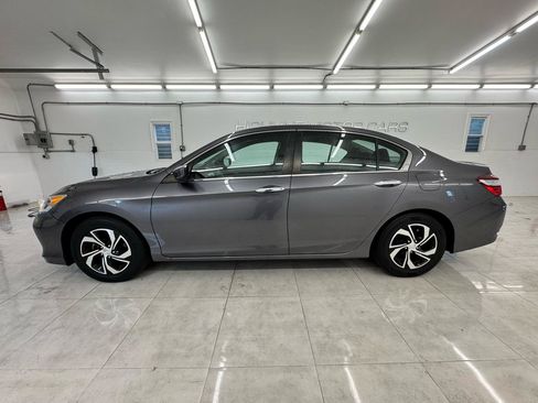 Used 2017 Honda Accord LX image 9