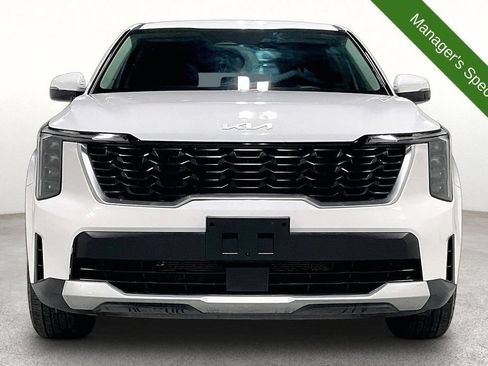 Used 2024 Kia Sorento LX FWD image 4