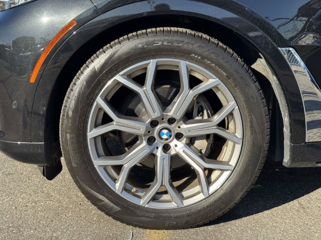 Used 2020 BMW X7 xDrive40i w/ Cold Weather Package AWD/4WD image 9