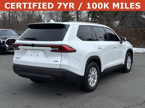 Used 2024 Toyota Grand Highlander XLE image 2