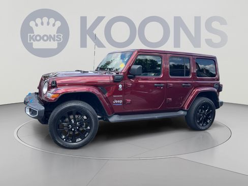 Used 2022 Jeep Wrangler Unlimited Sahara w/ Cold Weather Group AWD/4WD image 2