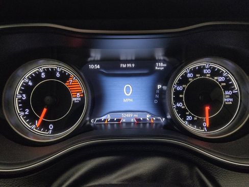 Used 2019 Jeep Cherokee Limited image 23