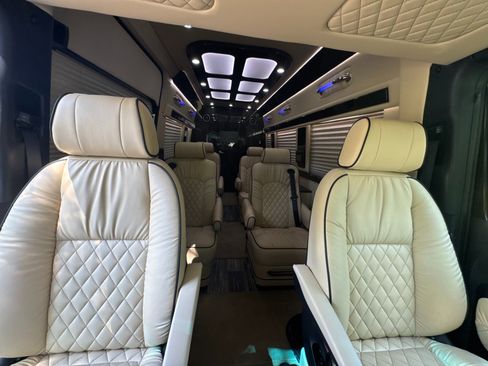 Used 2019 Mercedes-Benz Sprinter 170 image 36