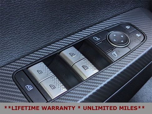 Used 2022 Mitsubishi Outlander SE image 28