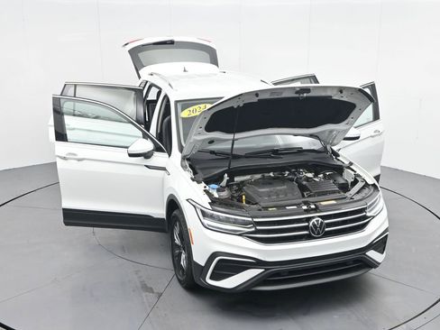 Used 2024 Volkswagen Tiguan SE image 41
