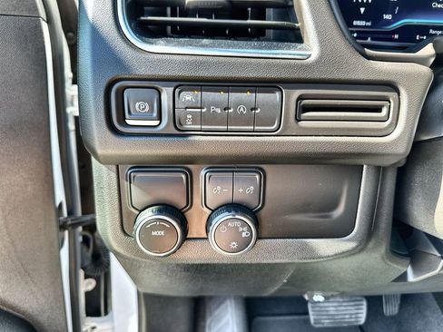 Certified 2024 Chevrolet Suburban LT image 18