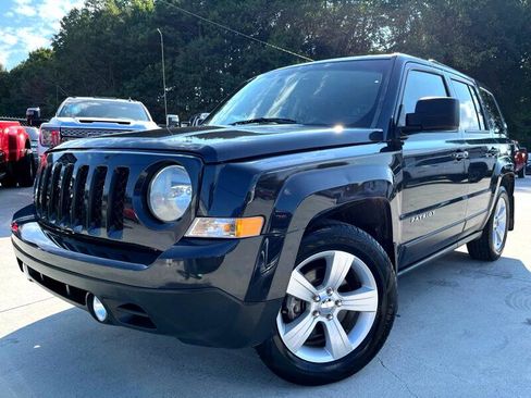 Used 2014 Jeep Patriot Latitude image 3