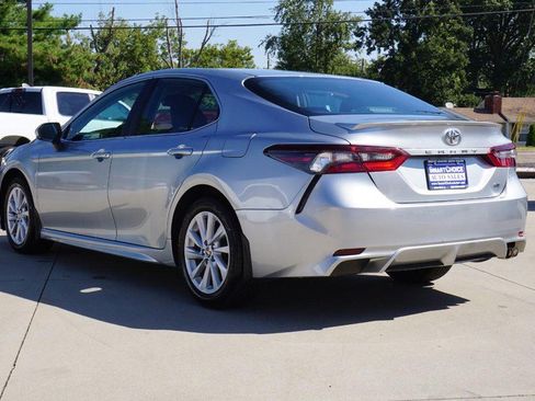 Used 2022 Toyota Camry SE image 5