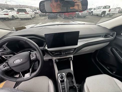 Used 2023 Ford Escape SE image 10