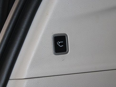 Used 2022 Chrysler Pacifica Limited FWD image 17