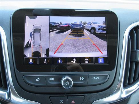 Used 2024 Chevrolet Equinox LT image 25