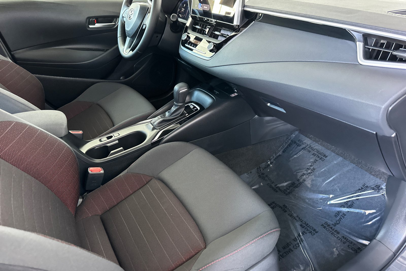 Used 2026 Toyota Corolla SE w/ SE Package FWD image 19