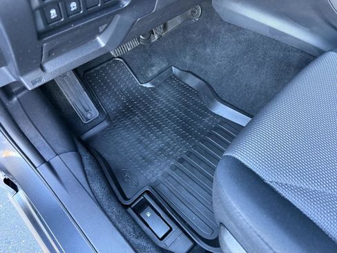 Certified 2023 Subaru Crosstrek 2.0i image 17