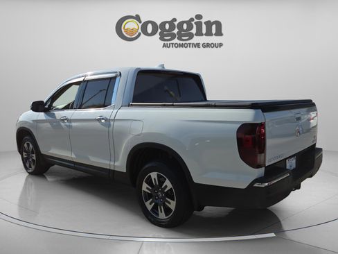 Used 2018 Honda Ridgeline RTL-E image 3