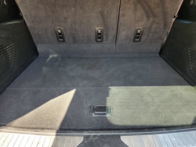 Used 2024 GMC Yukon XL Denali RWD image 33