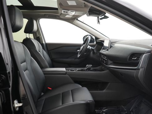 Used 2023 Nissan Rogue SV w/ SV Premium B Package AWD/4WD image 11