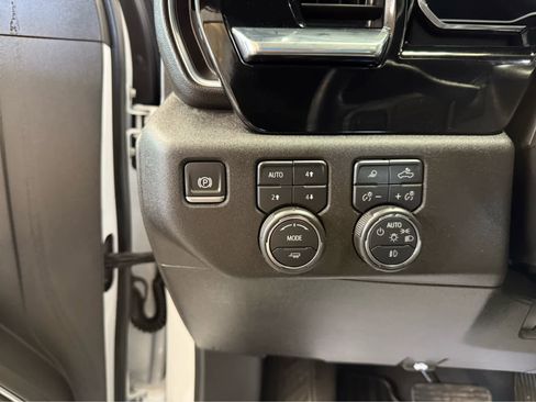 Used 2025 Chevrolet Silverado 3500 LTZ w/ LTZ Plus Package image 12