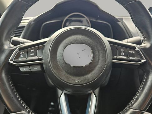 Used 2018 MAZDA MAZDA3 Touring FWD image 3