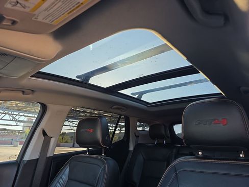 Used 2022 GMC Terrain AT4 w/ Infotainment Package II image 19