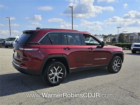 New 2025 Jeep Grand Cherokee Limited w/ Luxury Tech Group II image 14