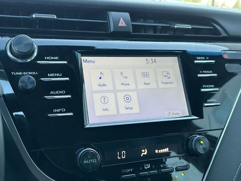 Used 2018 Toyota Camry SE w/ Convenience Package image 14