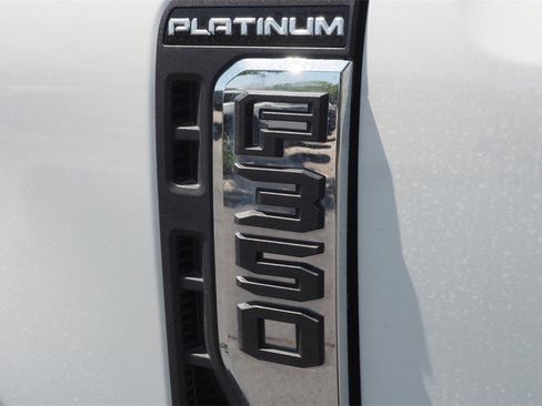 Used 2024 Ford F350 Platinum image 11