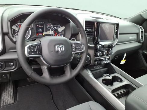New 2026 RAM 1500 4x4 Crew Cab image 14