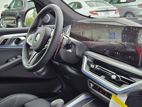 Used 2025 BMW XM image 12