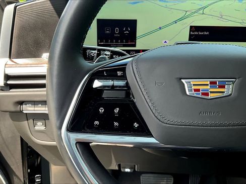 Used 2025 Cadillac Escalade ESV Sport Platinum image 27