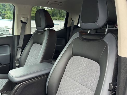 Used 2022 Chevrolet Colorado Z71 image 31