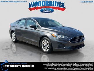 Used 2020 Ford Fusion SE image 1