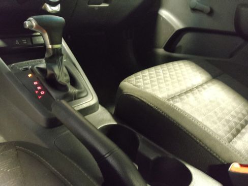 Used 2018 Kia Rio LX image 26