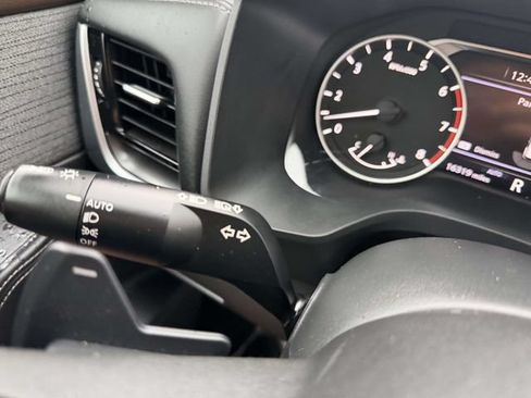 Used 2021 Nissan Rogue SV AWD/4WD image 15