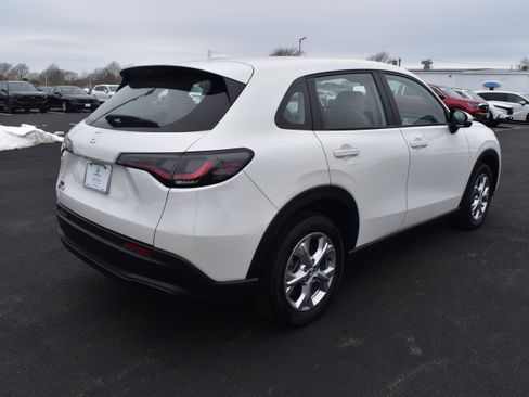 Certified 2023 Honda HR-V LX image 3